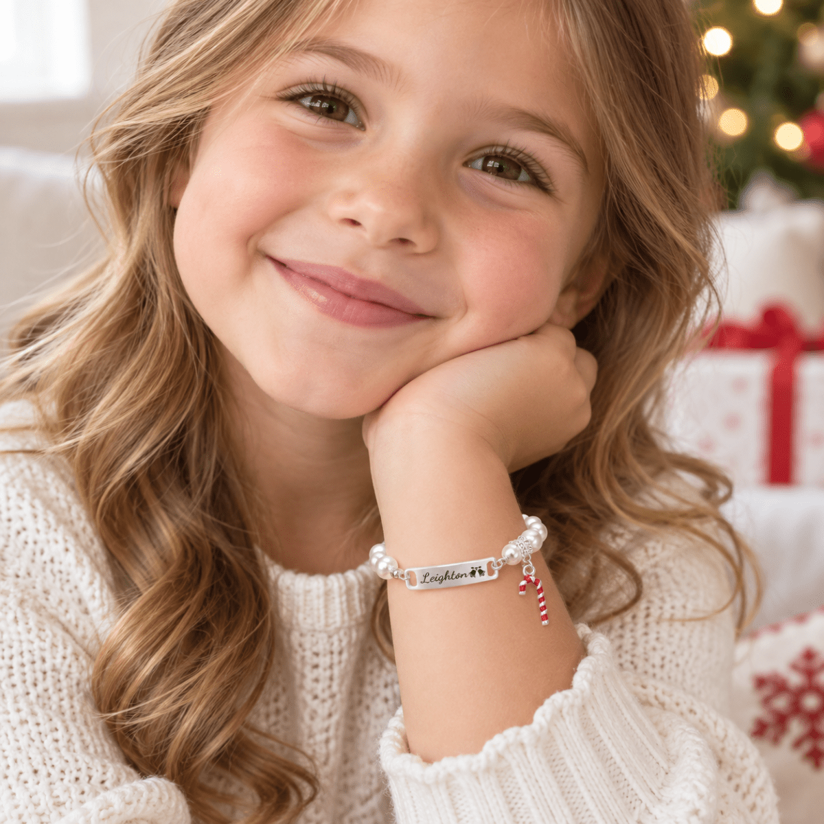 Baby’s First Christmas Pearl Name Bracelet with Candy Cane - Glaxias