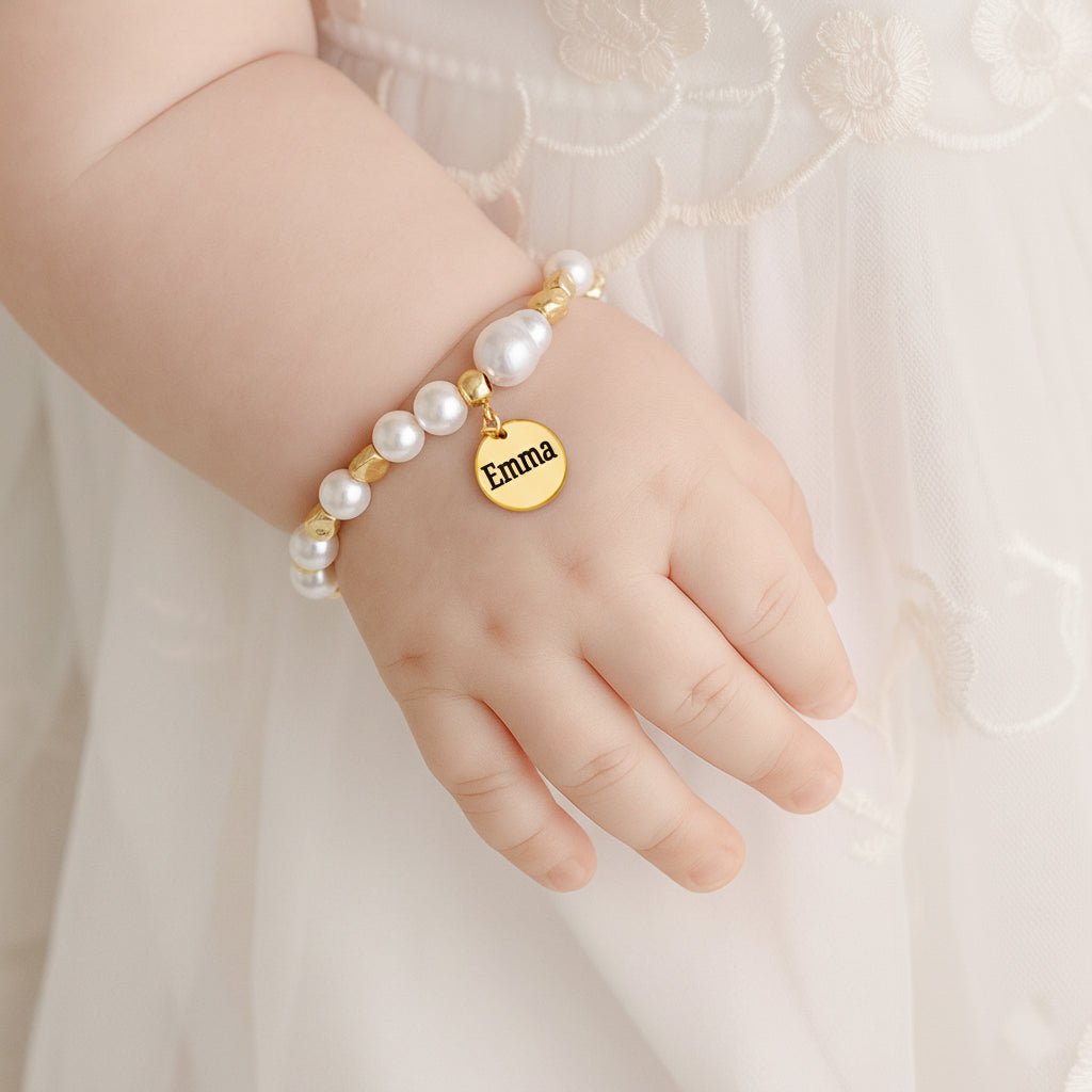 Baroque Pearl Engraved Name Disc Charm Girls Bracelet - Glaxias