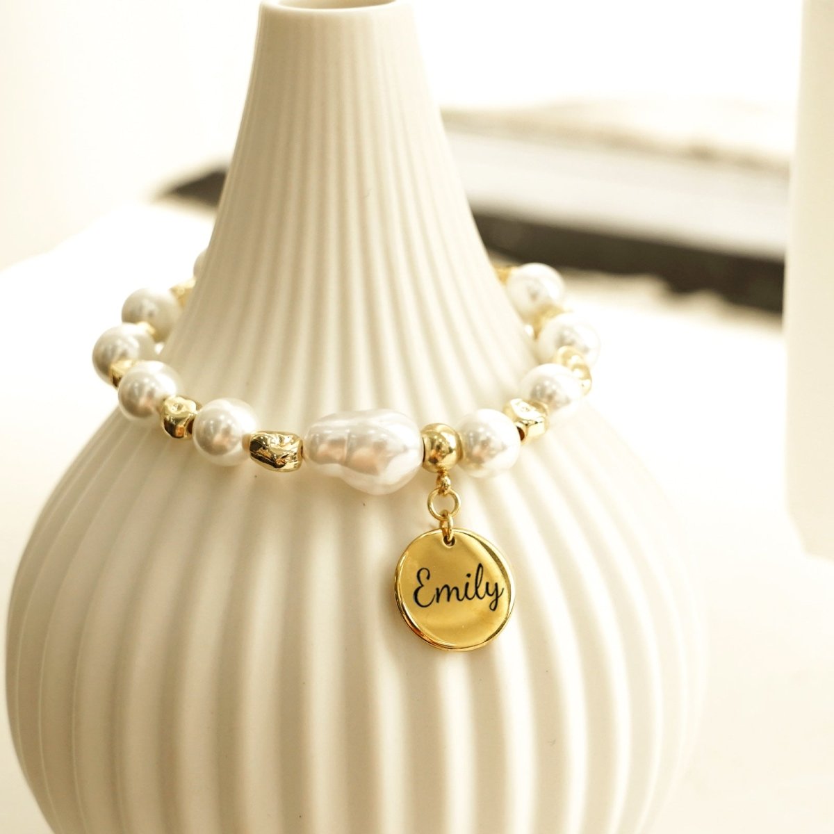 Baroque Pearl Engraved Name Disc Charm Girls Bracelet - Glaxias