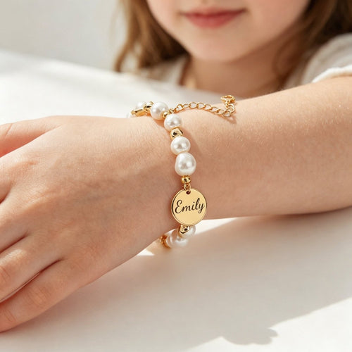 Baroque Pearl Engraved Name Disc Charm Girls Bracelet - Glaxias