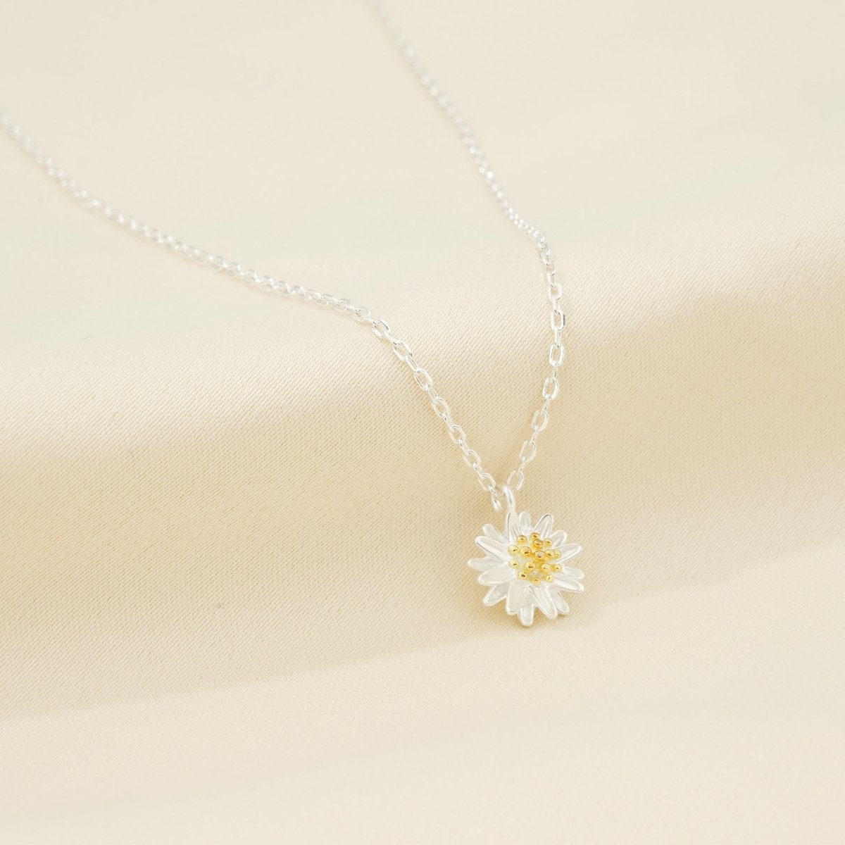 Children's Daisy Necklace - Glaxias