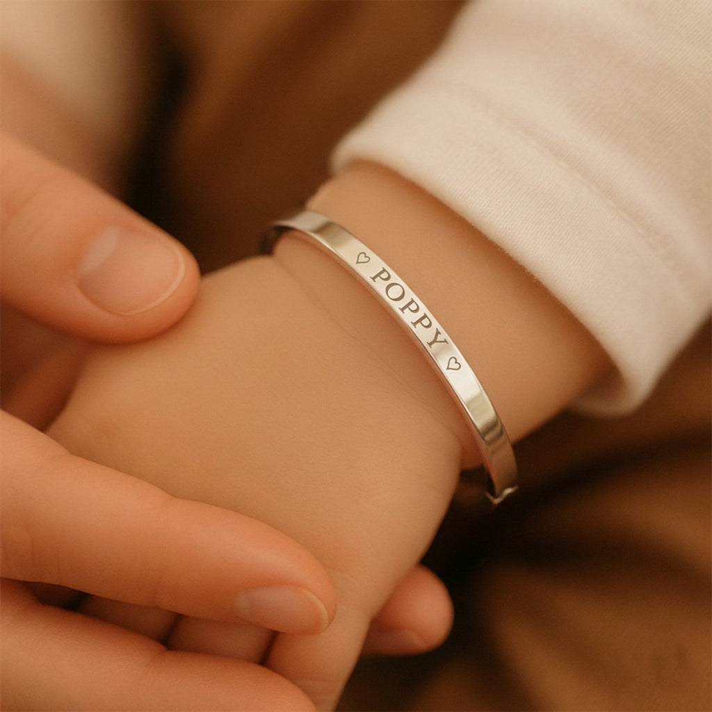 Customizable Child¡¯s Engraved Bangle with Secure Clasp - Glaxias