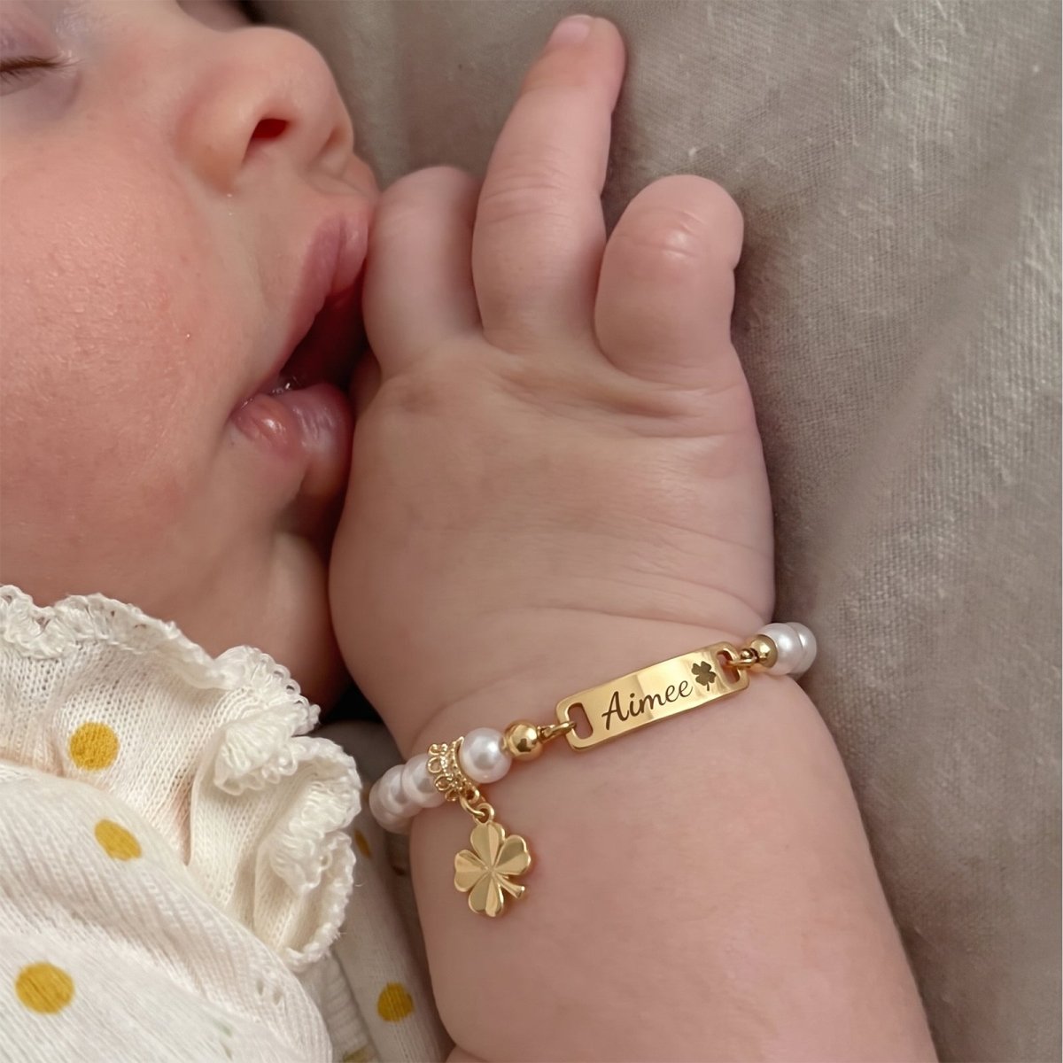 Four-leaf Clover Personalized Baby Name and Birthstone Pearl Bracelet - Glaxias