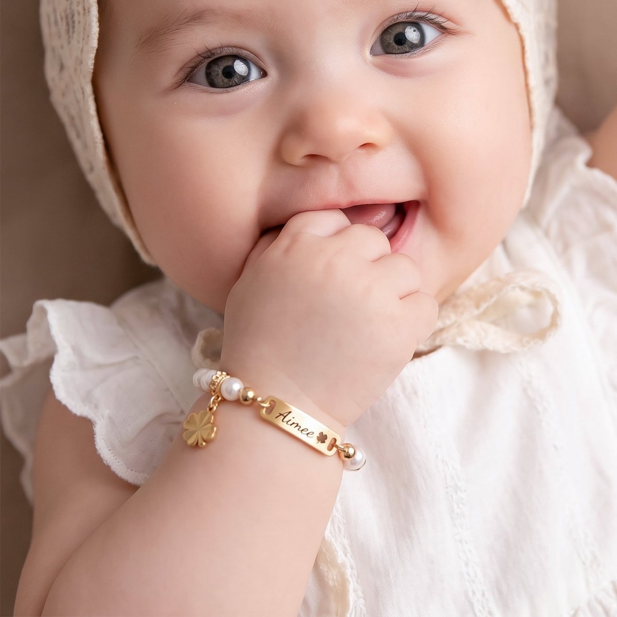 Four-leaf Clover Personalized Baby Name and Birthstone Pearl Bracelet - Glaxias