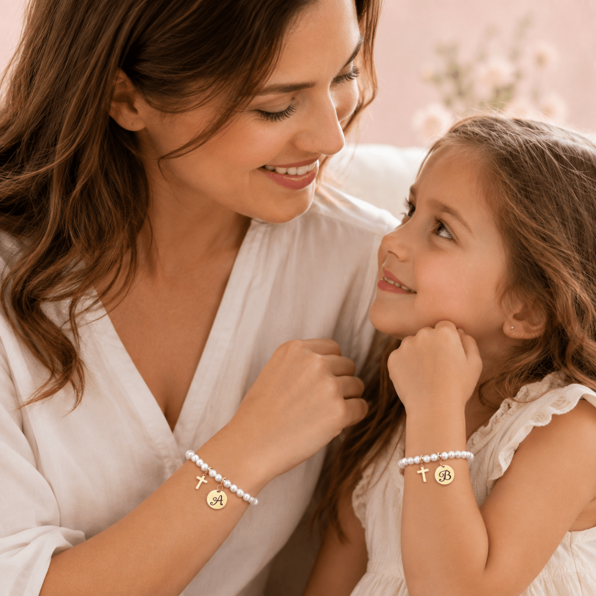 Personalized Initial Mom and Daughter Pearl Bracelet Set - Glaxias