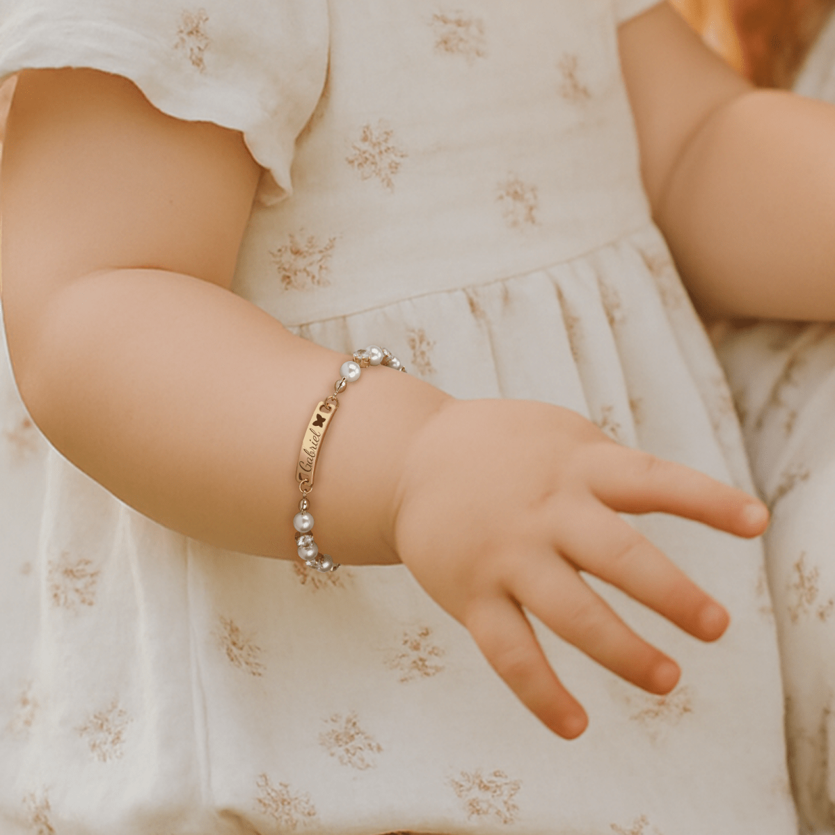 Personalized Kids Pearl & CZ Nameplate Bracelet - Glaxias
